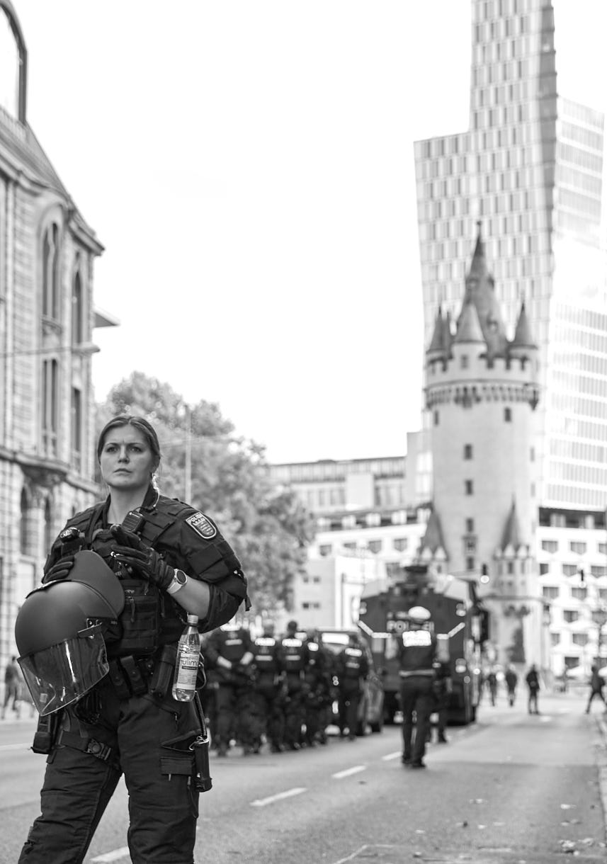 H.Schiele: Bilderserie von der "Europeans United" - Demo in Frankfurt, 22. Oktober 2022