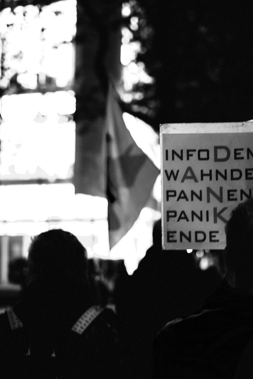H.Schiele: Bilderserie von der "APO Düsseldorf" - Demo in Düsseldorf, 5. November 2022