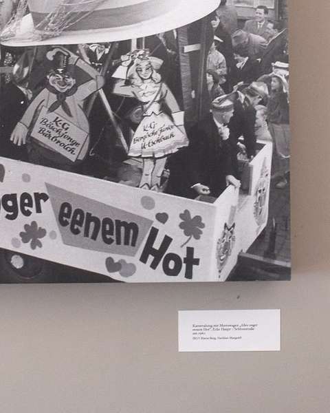 Dauerausstellung historischer Fotografien der Region in der Bensberger Traditionsgaststätte 'Klausmann', Kölner Straße 100, 51429 Bergisch Gladbach