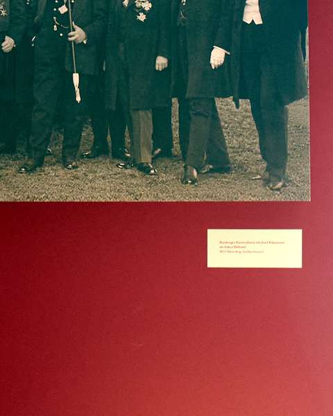 Dauerausstellung historischer Fotografien der Region in der Bensberger Traditionsgaststätte 'Klausmann', Kölner Straße 100, 51429 Bergisch Gladbach