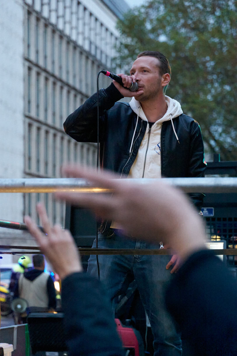 H.Schiele: Bilderserie von der "APO Düsseldorf" - Demo in Düsseldorf, 5. November 2022