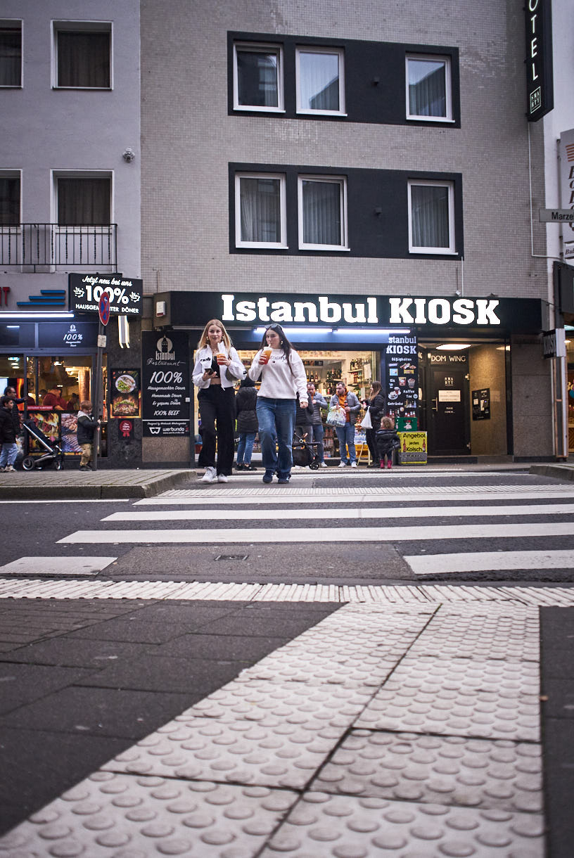 Marzellenstraße - aus der Serie "Istanbul Kiosk" von H.Schiele