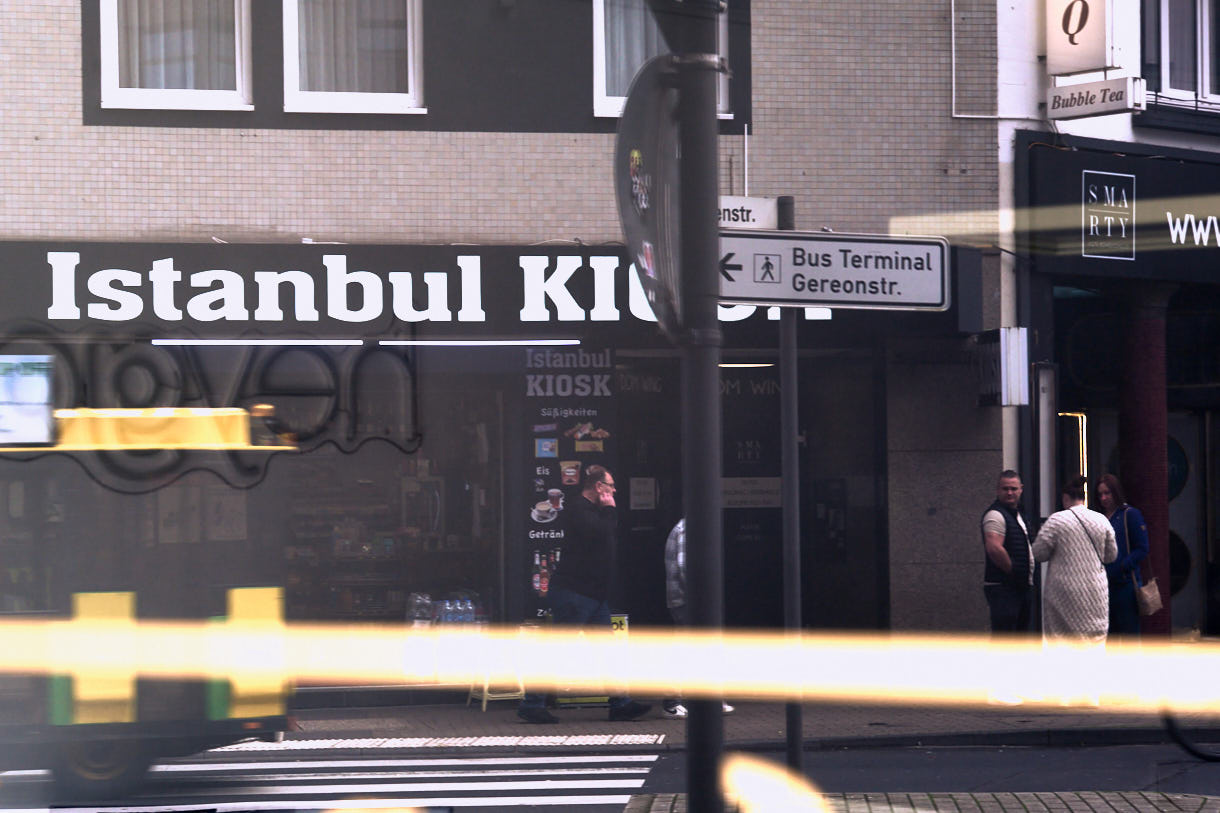 Marzellenstraße - aus der Serie "Istanbul Kiosk" von H.Schiele