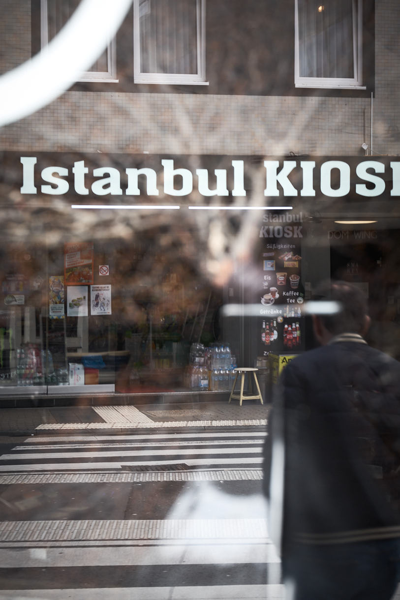 Marzellenstraße - aus der Serie "Istanbul Kiosk" von H.Schiele