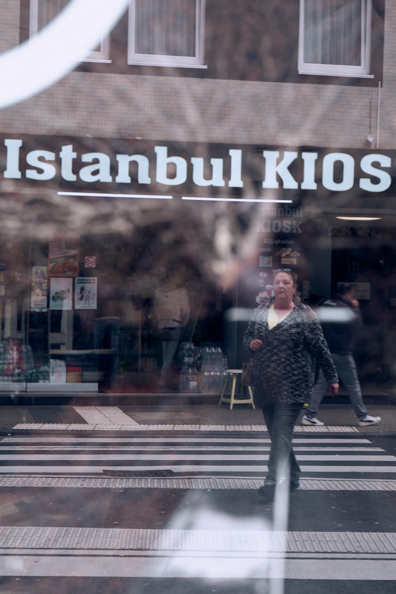 Marzellenstraße - aus der Serie "Istanbul Kiosk" von H.Schiele